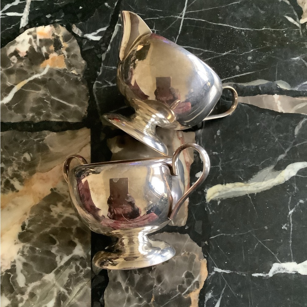 Vintage silver plated 2 piece Benedict manufacturing coffee & creamer set